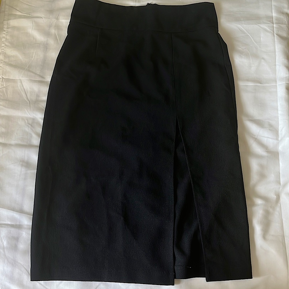 Forever 21 Pencil Skirt w/ sexy Front slit